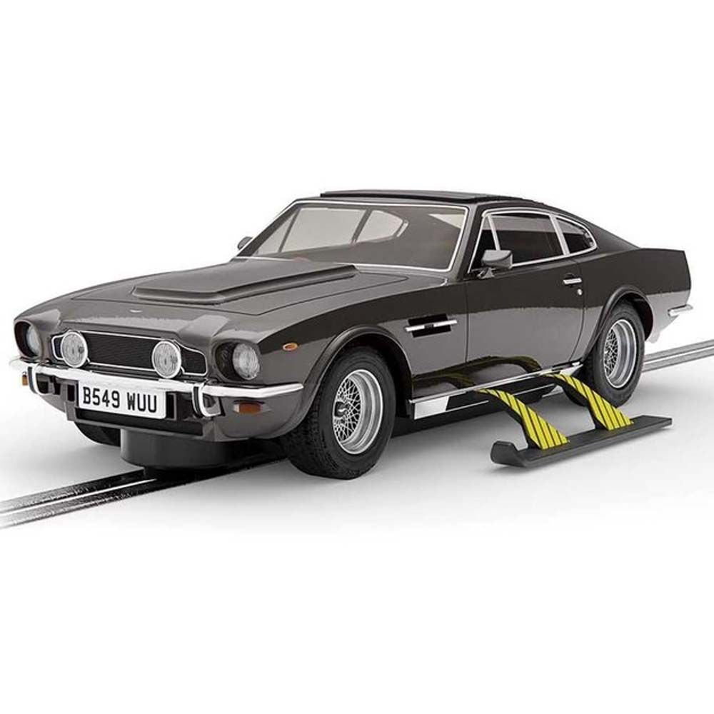 Scalextric James Bond Aston Martin V8 Scalextric kilpailuautot C4239