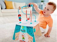 Hape Sirkusaiheinen puuhakuutio projektorilla