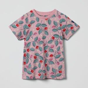 T-paita mansikkakuviolla