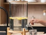 Juomakanisteri hanalla, 8 litraa