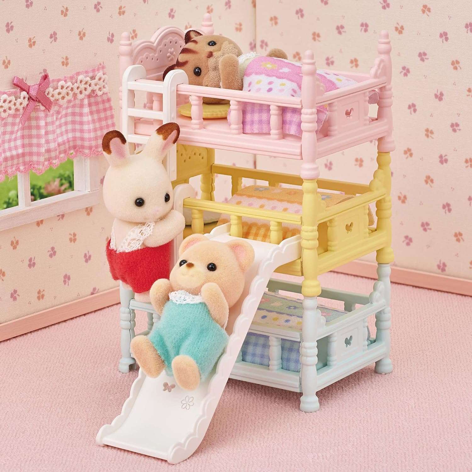 Sylvanian Families 5741 Kolmoiskerrossänky Liukumäellä