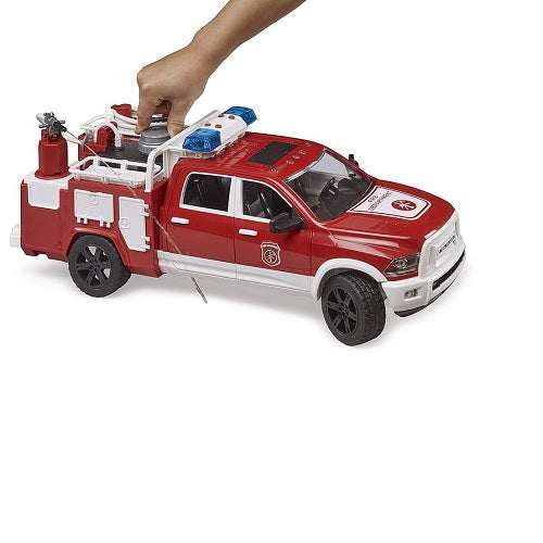 Bruder RAM 2500 Paloauto äänillä ja valoilla