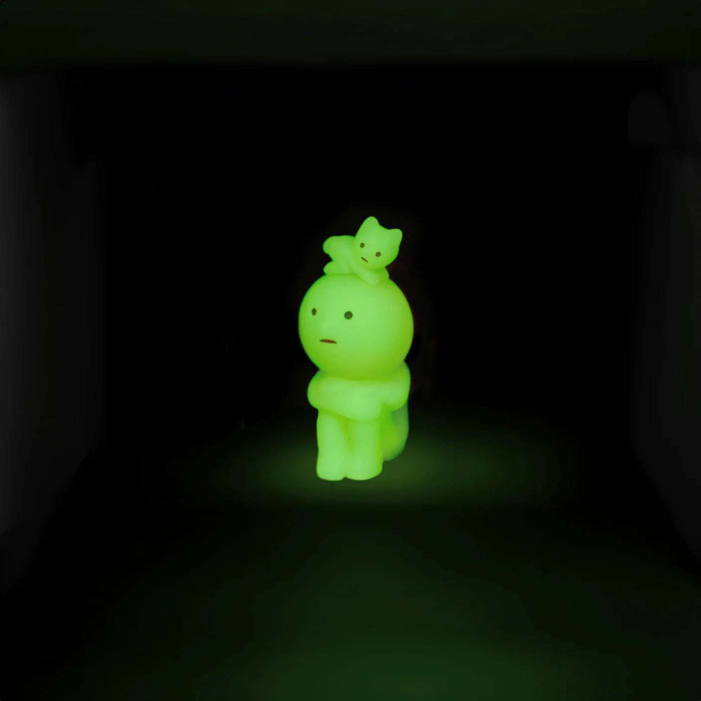 SMISKI Living Room Pimeässä Hohtavat Yllätyshahmot