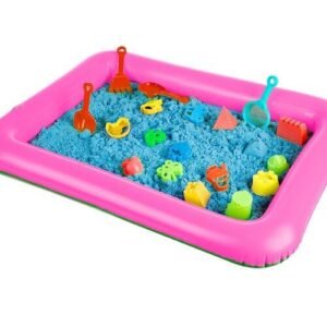 Kineettinen hiekka laatikolla ja muoteilla