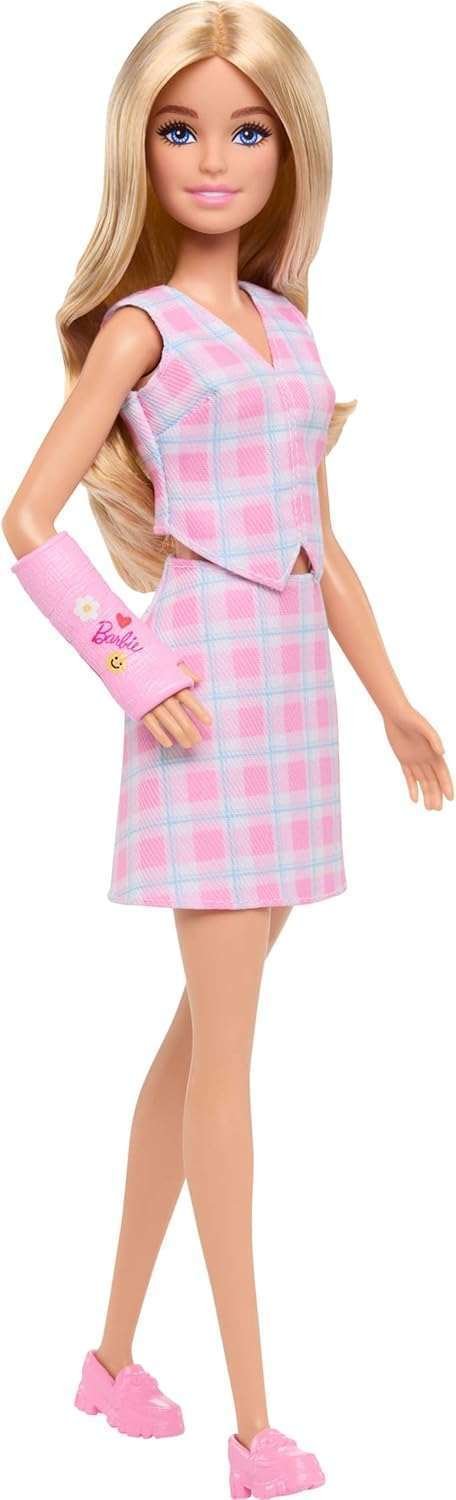 Barbie Fashionistas Barbie-Nukke Kipsatulla Kädellä