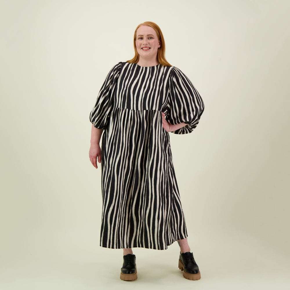 Alley Volume Sleeve Midi Dress -Mekko | Licorice - L