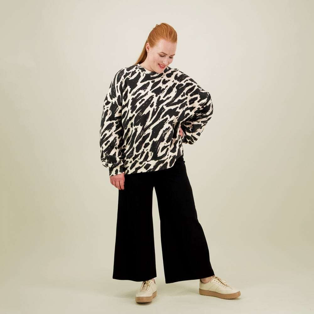 Sophy Oversize Sweater -Collegepaita | Licorice - L
