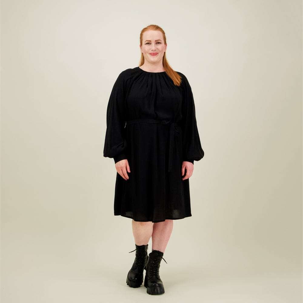 Voluminous Dress -Mekko | Licorice - L