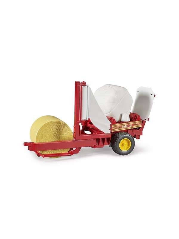 Bruder Bale wrapper with ockery and Musta round bales