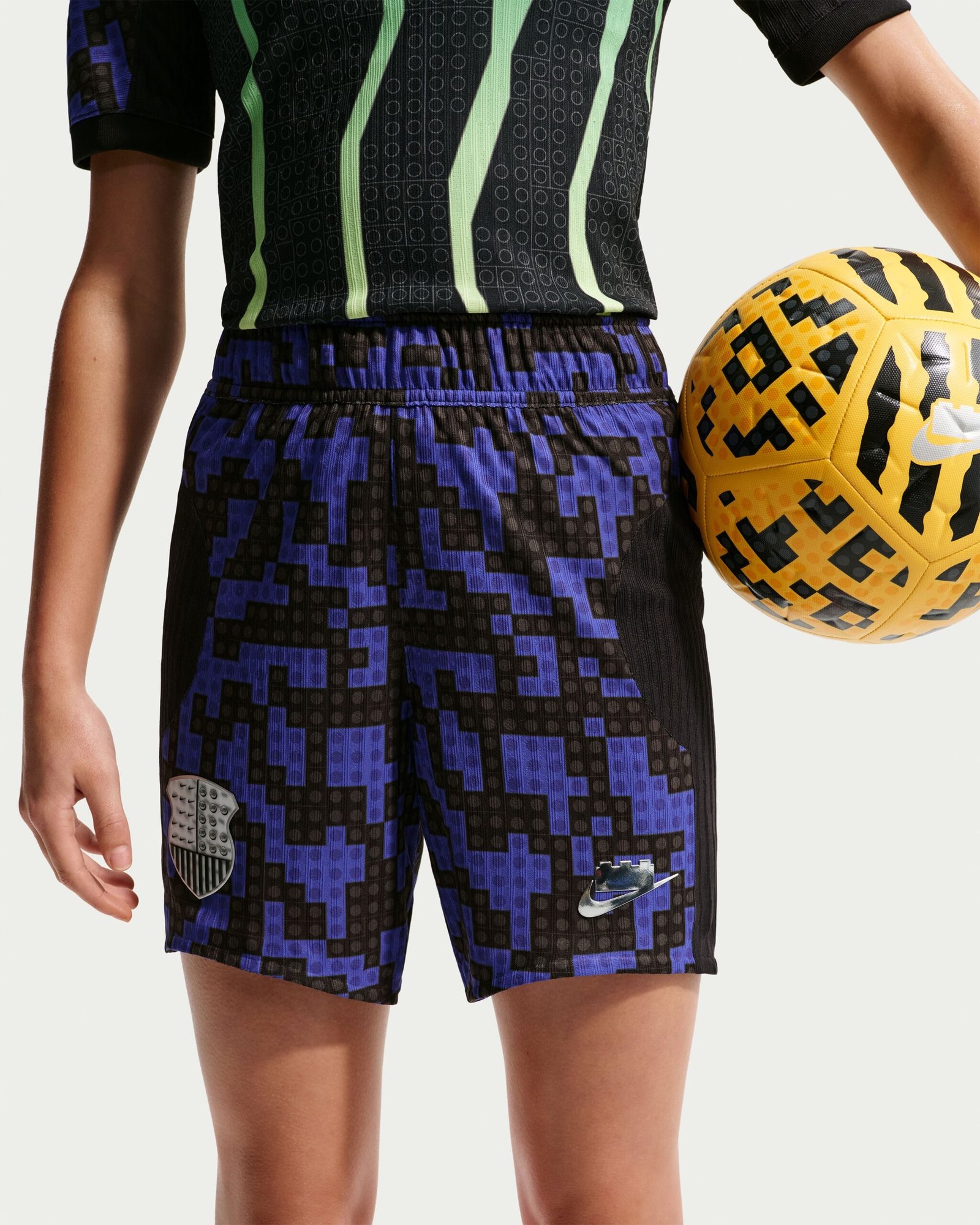 Nike x LEGO Collection Aero-FIT shortsit isommille lapsille